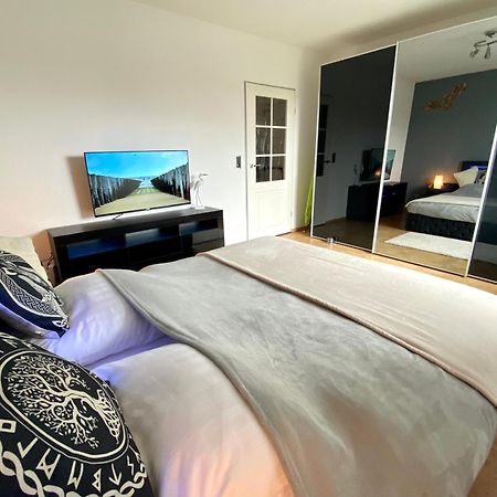 City Ferienwohnung Skyline - Mit Grossem Balkon & Xxl- Sofa Fuer Bis Zu 4 Personen 不来梅港 外观 照片
